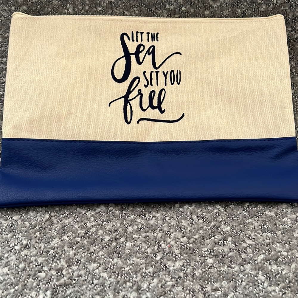 Color pop pouch